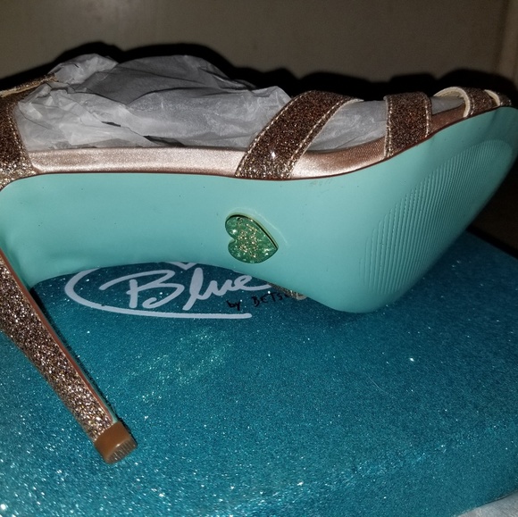 Betsy Johnson blue bottom heels - Picture 3 of 4